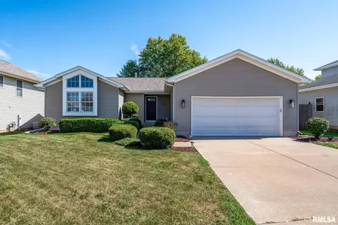1805 13th St, Silvis, IL 61282