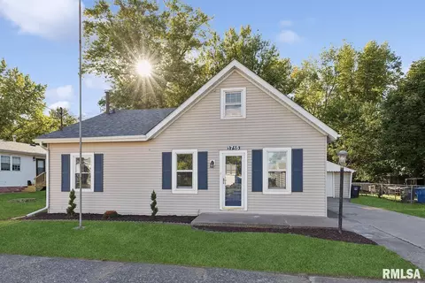 1715 2nd St, Moline, IL 61265