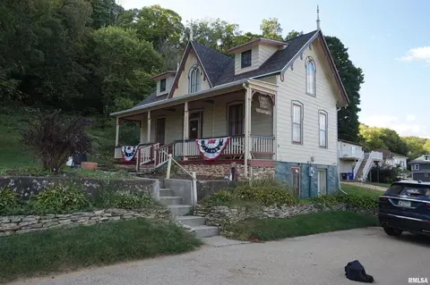 901 Stone St, Bellevue, IA 52031