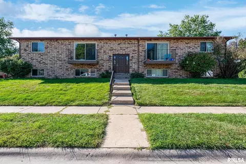 310 30th Avenue Ct #5, Moline, IL 61265