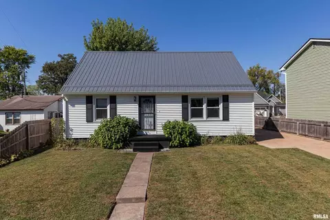 317 2nd Ave, Hampton, IL 61256