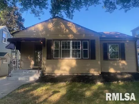 1707 18th St #C, Moline, IL 61265