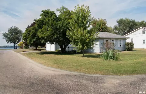 601 N 2nd St, Oquawka, IL 61469