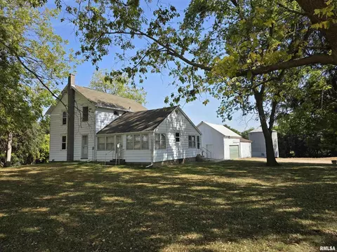 13600 Kennedy Rd, Fulton, IL 61252
