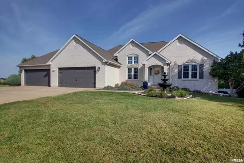 4219 Devonshire Ct, Quincy, IL 62305