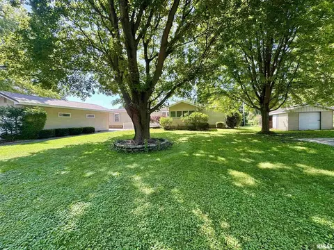104 Edwards St, Joy, IL 61260