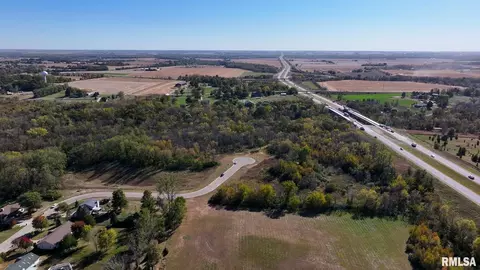 302 Silver Creek Rd, Dewitt, IA 52742 photo 4