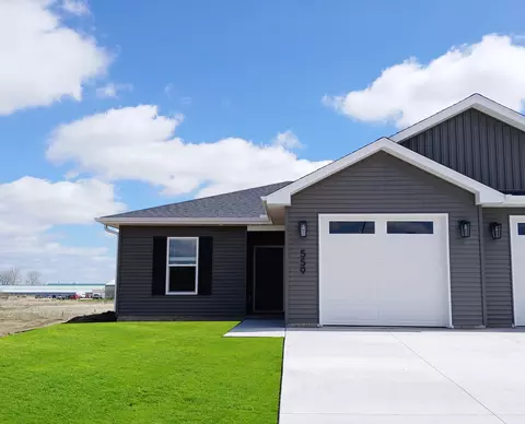 559 N 4th Ave, Eldridge, IA 52748