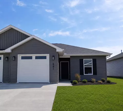 541 N 4th Ave, Eldridge, IA 52748