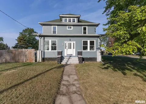 209 East St, Lynn Center, IL 61262
