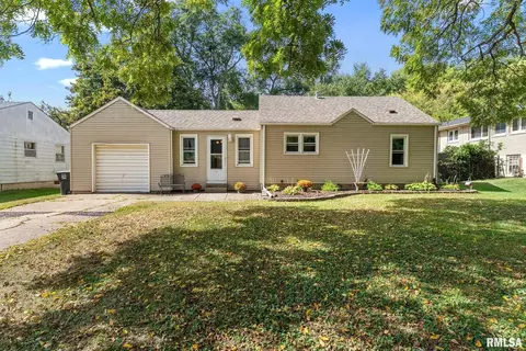3809 15th St, Moline, IL 61265