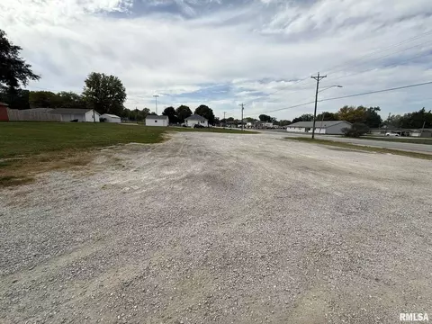 228 E 6th Ave, Andalusia, IL 61232