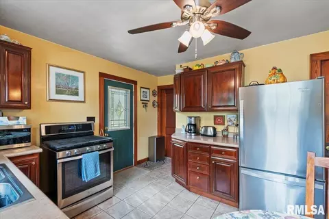 Other - 914 1st Ave, Hampton, IL 61256 photo 7 of 15