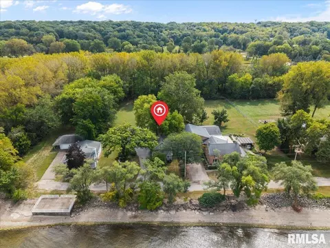 View/Area - 914 1st Ave, Hampton, IL 61256 photo 1 of 3
