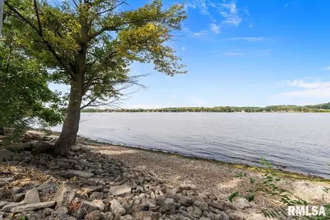 View/Area - 914 1st Ave, Hampton, IL 61256 photo 3 of 3