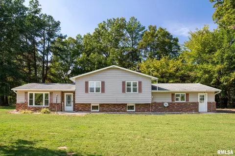 1521 S Main St, Carterville, IL 62918