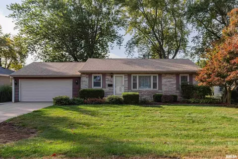 1124 35th Avenue Ct, East Moline, IL 61244