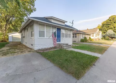 239 17th Pl, Clinton, IA 52732