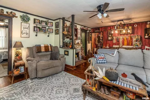 2815 Jones St, Eldorado, IL 62930 photo 8