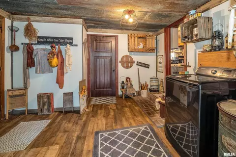 2815 Jones St, Eldorado, IL 62930 photo 24