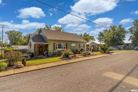 2815 Jones St, Eldorado, IL 62930 photo 2
