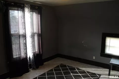 Bedroom - 422 Ross St, Kewanee, IL 61443 photo 6 of 6