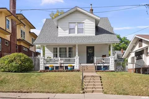 1920 Carey Ave, Davenport, IA 52803