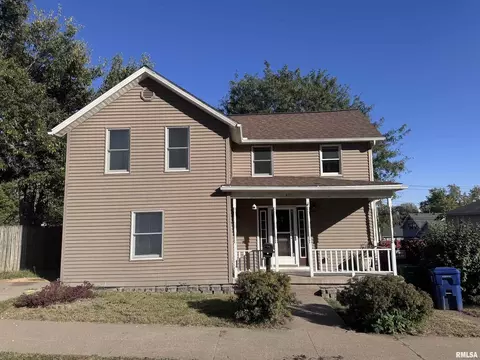 2711 N 2nd St, Clinton, IA 52732