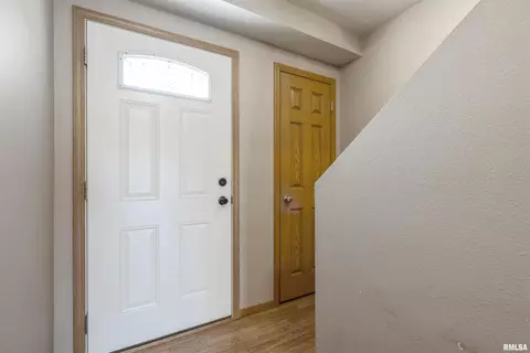 Entry Way - 1992 Golden Eagle Dr, Dubuque, IA 52001 photo 1 of 2