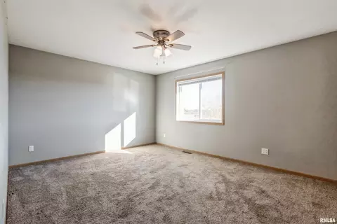 Bedroom - 1992 Golden Eagle Dr, Dubuque, IA 52001 photo 1 of 4