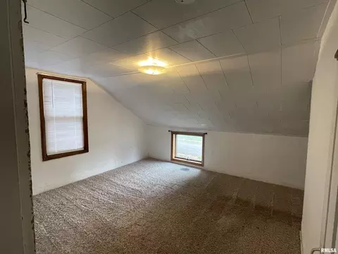 Bedroom - 403 E Chestnut St, Geneseo, IL 61254 photo 4 of 6