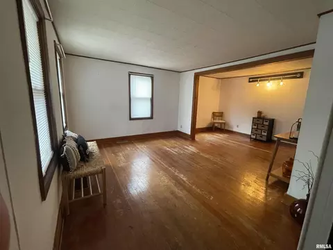 Living - 403 E Chestnut St, Geneseo, IL 61254 photo 1 of 2