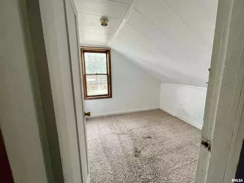 Bedroom - 403 E Chestnut St, Geneseo, IL 61254 photo 6 of 6