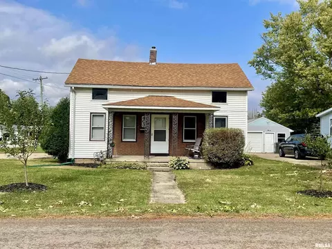 Exterior - 403 E Chestnut St, Geneseo, IL 61254 photo 2 of 5