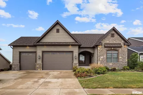 1422 Racine Ct, Davenport, IA 52804