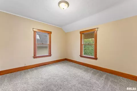 2021 13th St, Moline, IL 61265 photo 13