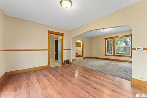 2021 13th St, Moline, IL 61265 photo 11