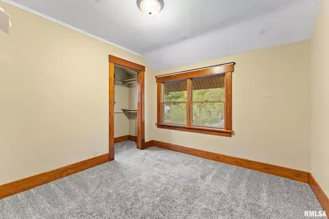 2021 13th St, Moline, IL 61265 photo 15