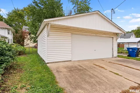 2021 13th St, Moline, IL 61265 photo 23