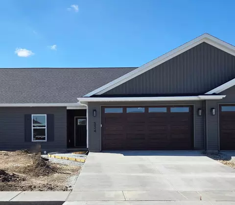 534 N 4th Ave, Eldridge, IA 52748