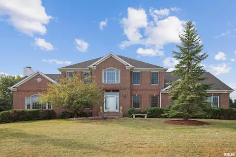 1830 Cromwell Cir, Davenport, IA 52807