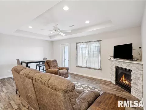 440 E Franklin St #202, Eldridge, IA 52748 photo 11