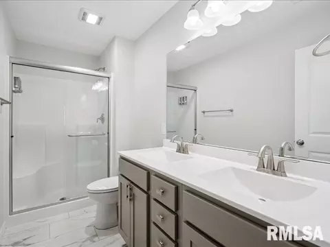 440 E Franklin St #202, Eldridge, IA 52748 photo 16