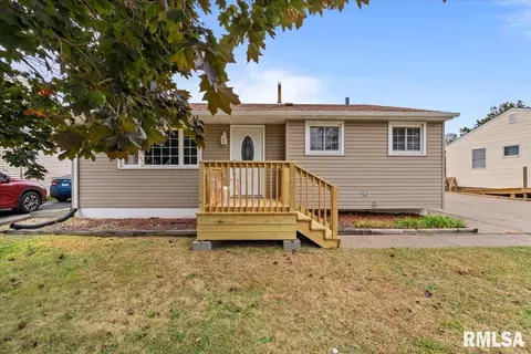 5017 44th Ave, Moline, IL 61265