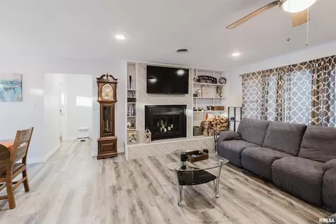1821 S 27th St, Herrin, IL 62948 photo 5
