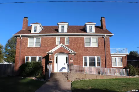 2761 Scott St #0, Davenport, IA 52803
