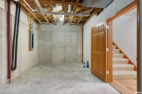 1101 2nd St, Moline, IL 61265 photo 21