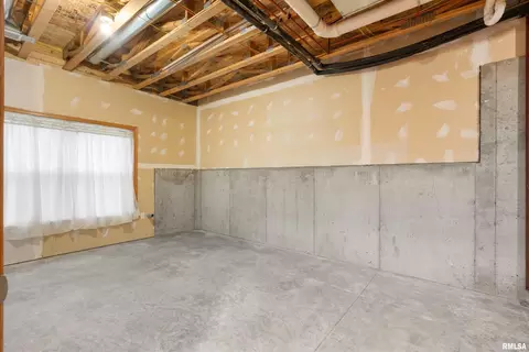 1101 2nd St, Moline, IL 61265 photo 22