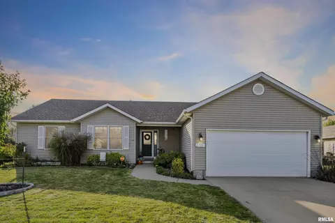 4504 N Gayman Ave, Davenport, IA 52806