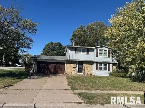 2822 S Hampton Dr, Bettendorf, IA 52722